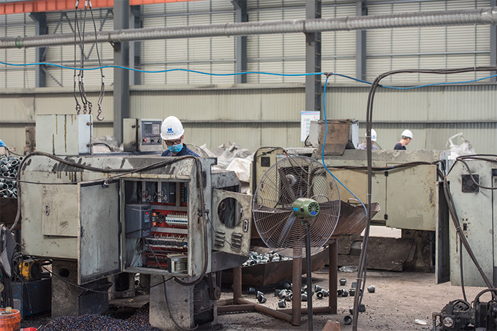 大石桥网架配件-锥头加工车间